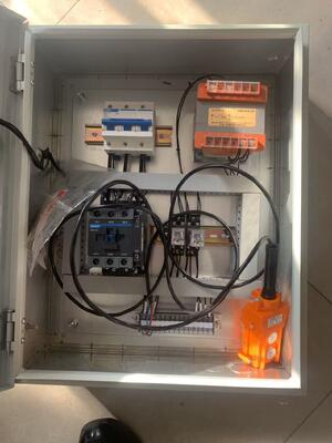 Τεχνητή μηχανή προσαρμογής/αποκατάστασης ελαστικών 500 τόνων Τεχνητή μηχανή συντριβής στερεών ελαστικών 11KW 480V με μετασχηματιστές CHINT, διακόπτες και επαγγέλτες